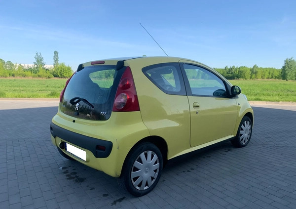 Peugeot 107 cena 2900 przebieg: 238000, rok produkcji 2006 z Sochaczew małe 11